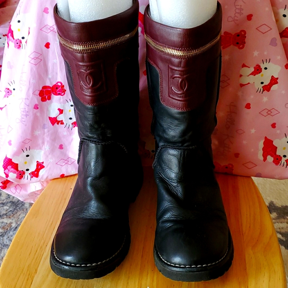 Chanel Authentic Boot Size 38.5 Leather Black